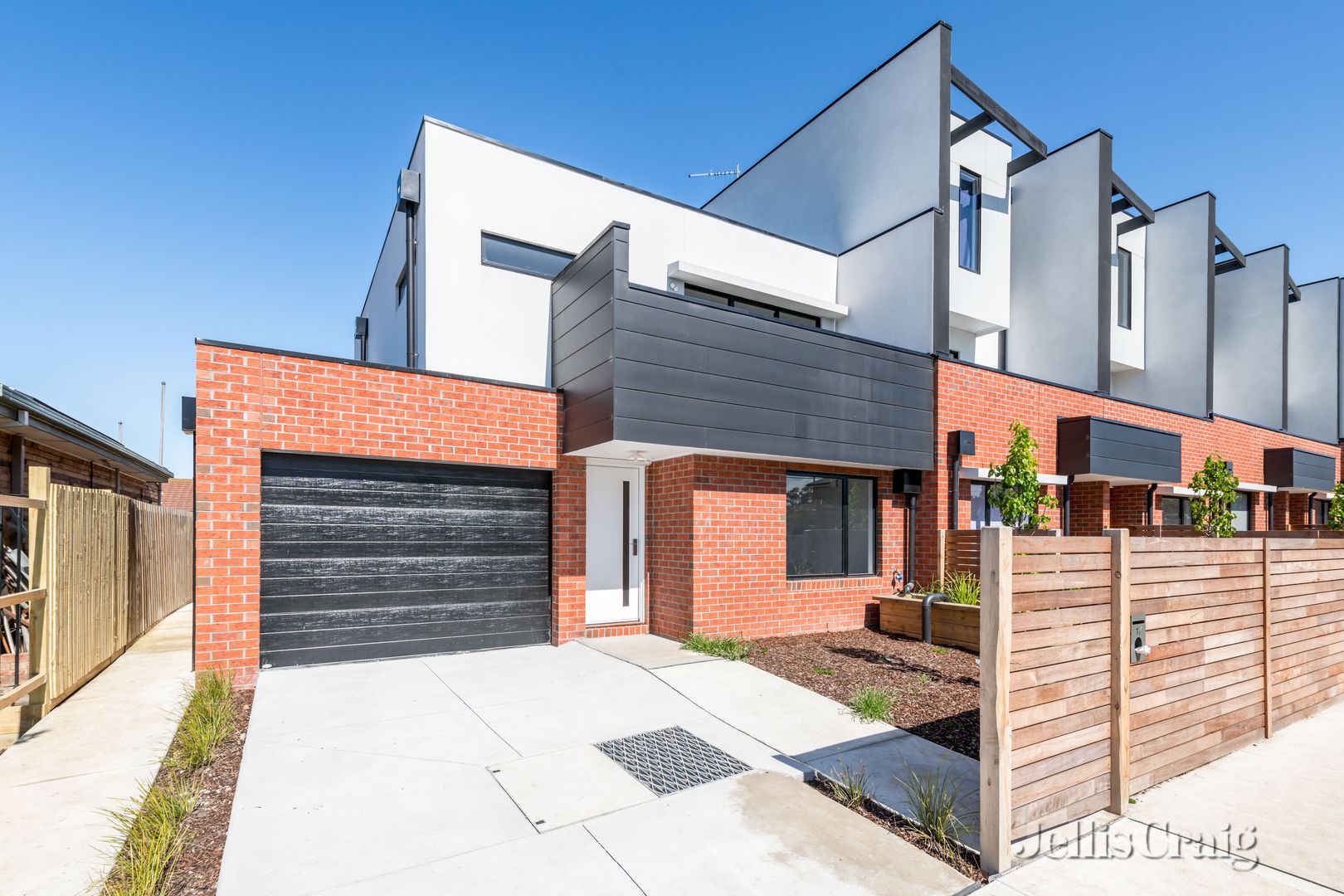 17 85 Chapman Avenue Glenroy Vic 3046 Townhouse For Rent 470 00 Domain