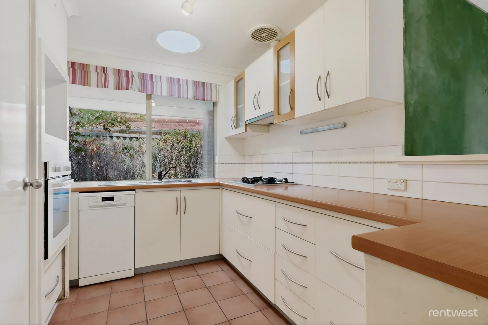 Additional image 3 of 15B Sleat Rd, Mount Pleasant WA 6153