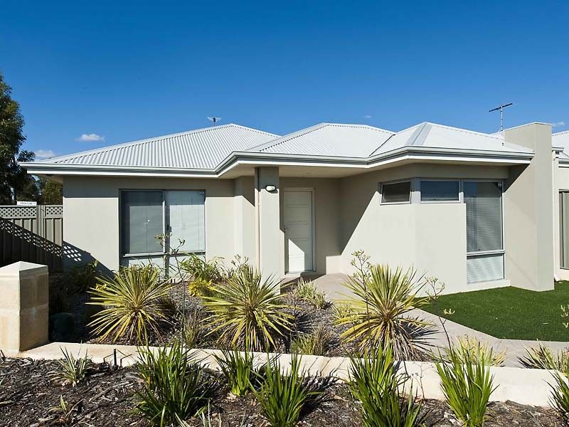 4 bedrooms House in 77 Lambeth Circle WELLARD WA, 6170