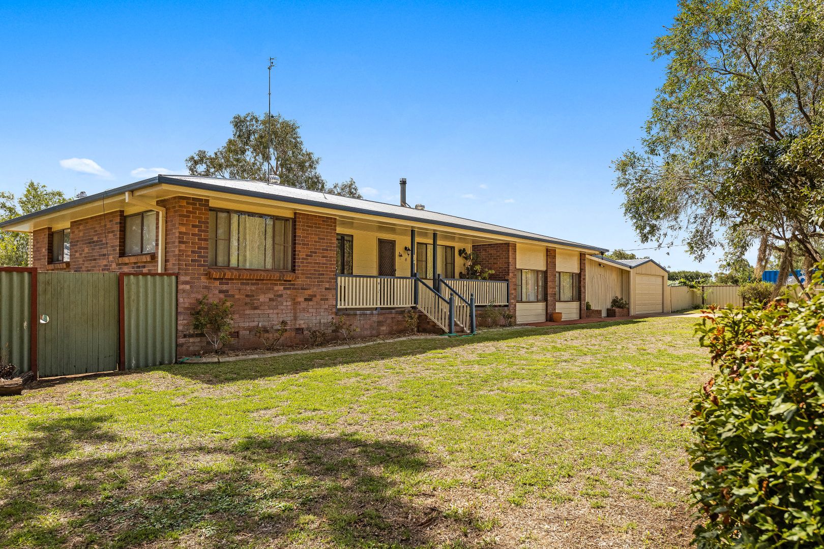 8 Lucy Street, Cambooya QLD 4358, Image 2