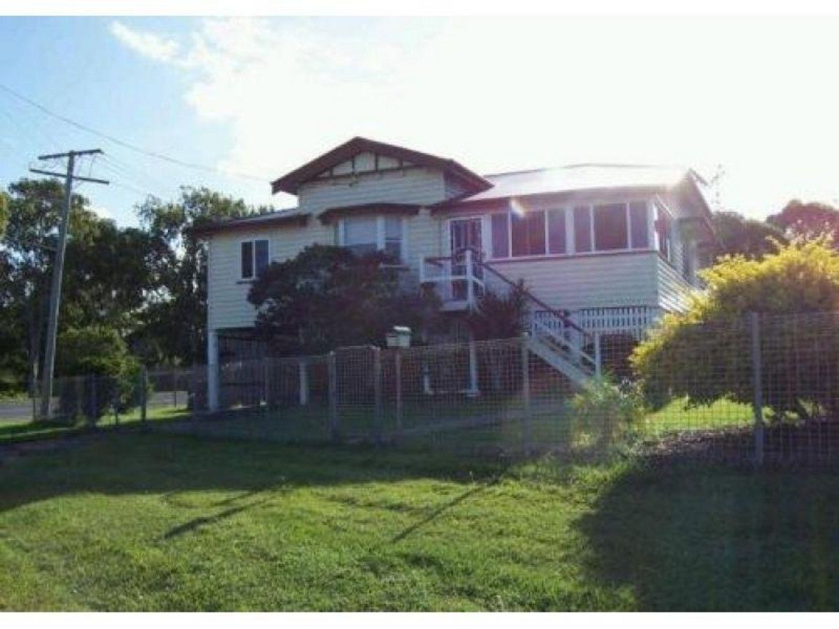 3 bedrooms House in 9 Railway Street WEST GLADSTONE QLD, 4680