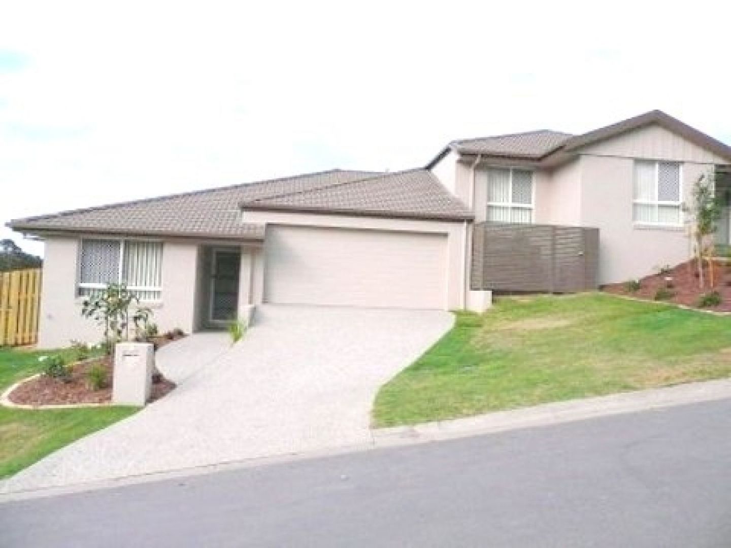 2/19 Murray Circuit, Upper Coomera Property History & Address