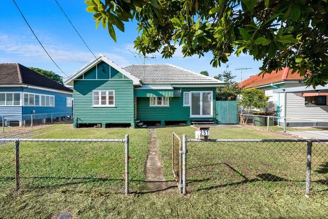 Picture of 251 Earnshaw Road, NORTHGATE QLD 4013
