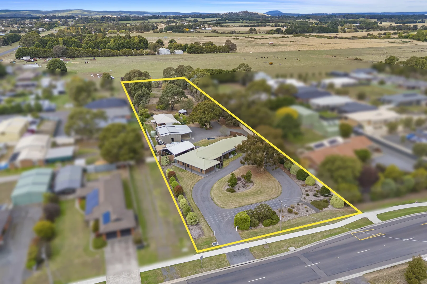 Additional image 31 of 8 Raglan Street, Miners Rest VIC 3352