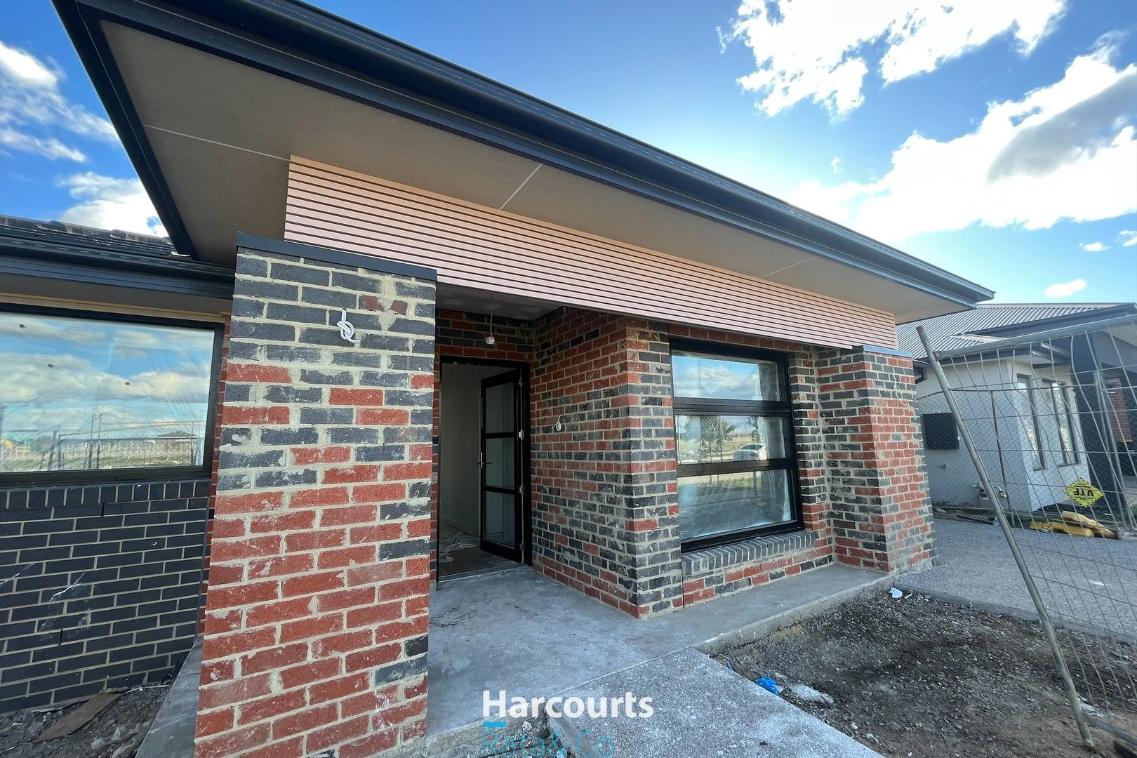 4 bedrooms House in 50 Sirianni Boulevard FRASER RISE VIC, 3336