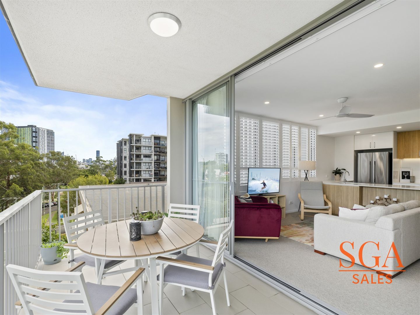 304/54 LINCOLN STREET, Greenslopes QLD 4120, Image 2