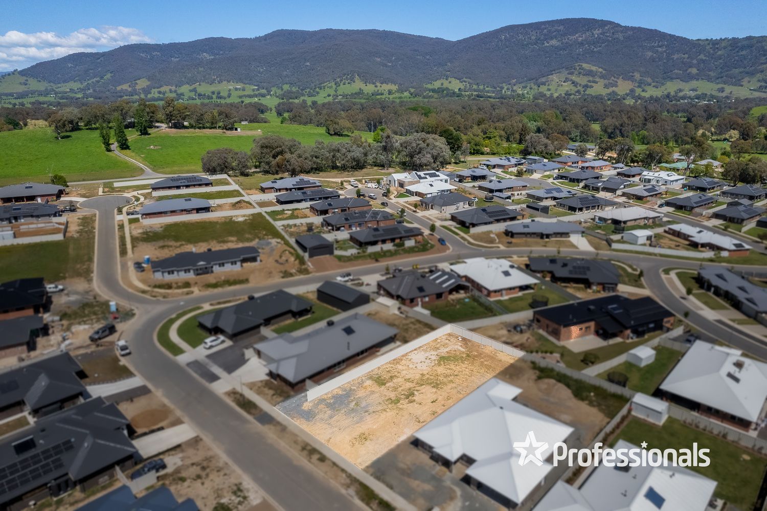 5 Mountain Circuit, Tangambalanga VIC 3691 Domain