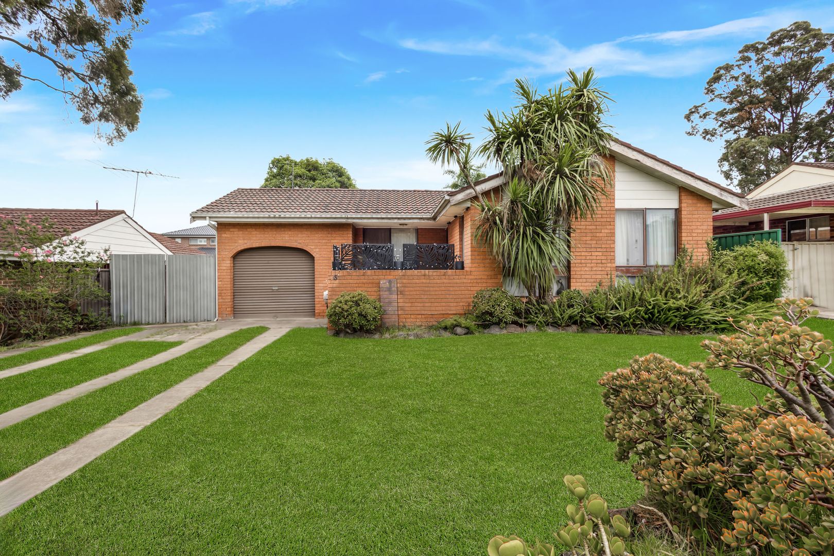 8 Summer Hill Place, St Clair NSW 2759