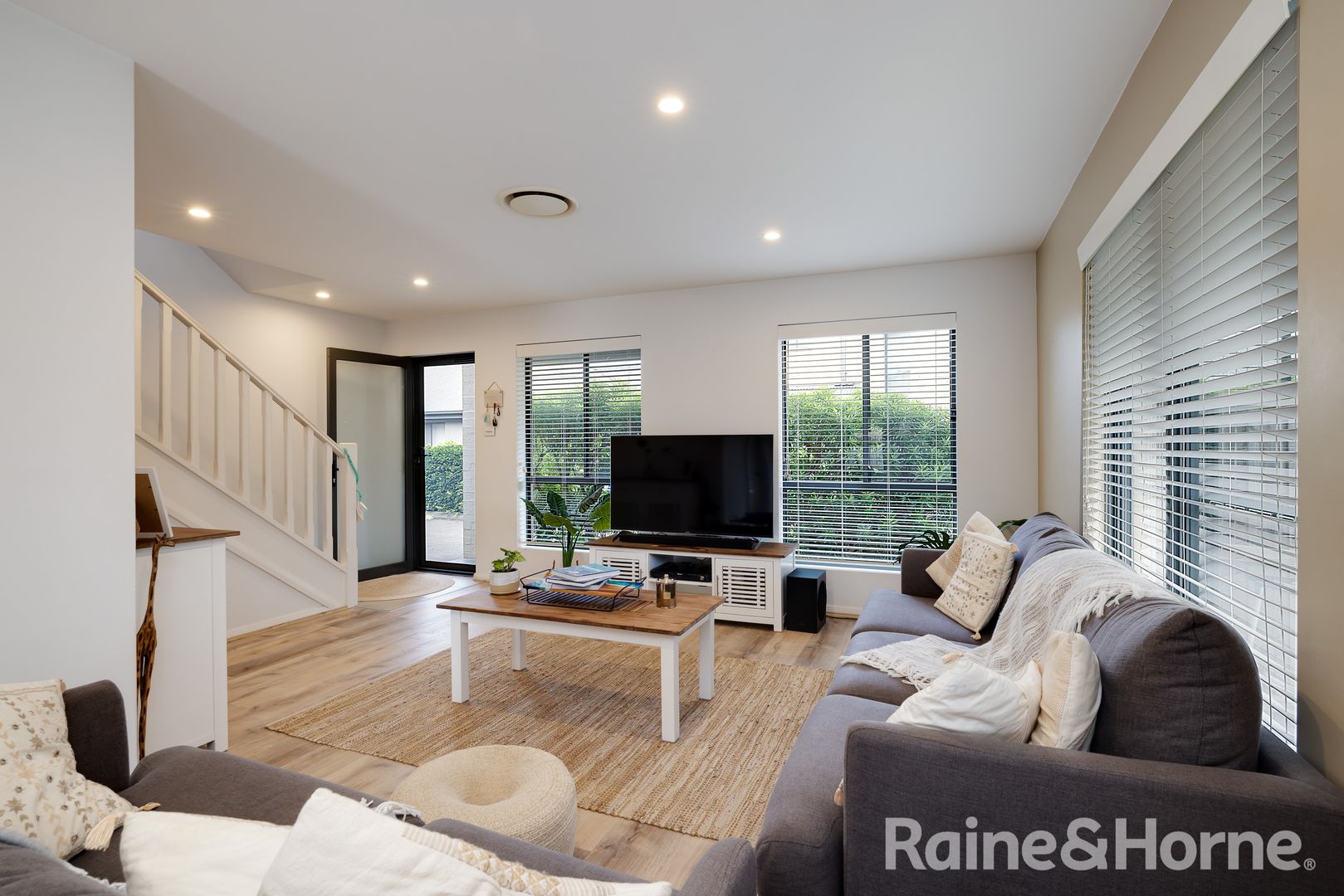 38/348 Pacific Highway, Belmont North NSW 2280, Image 2