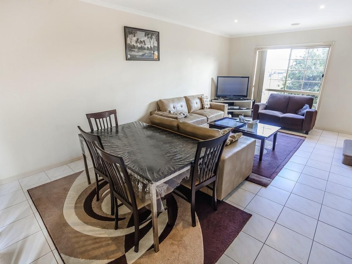 9/32 Papworth Place, Meadow Heights VIC 3048, Image 2