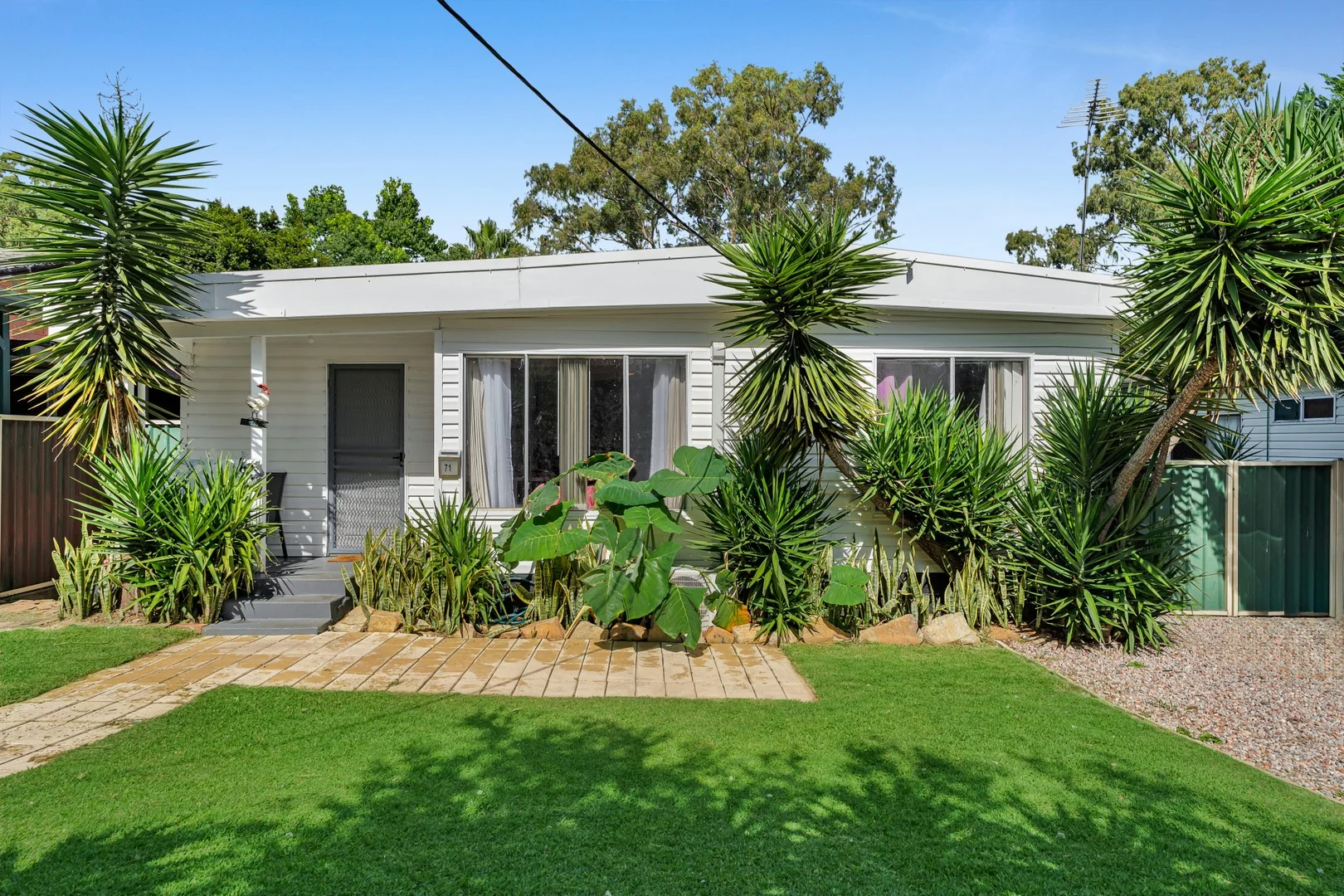 71 Brudenell Avenue, Leumeah NSW 2560