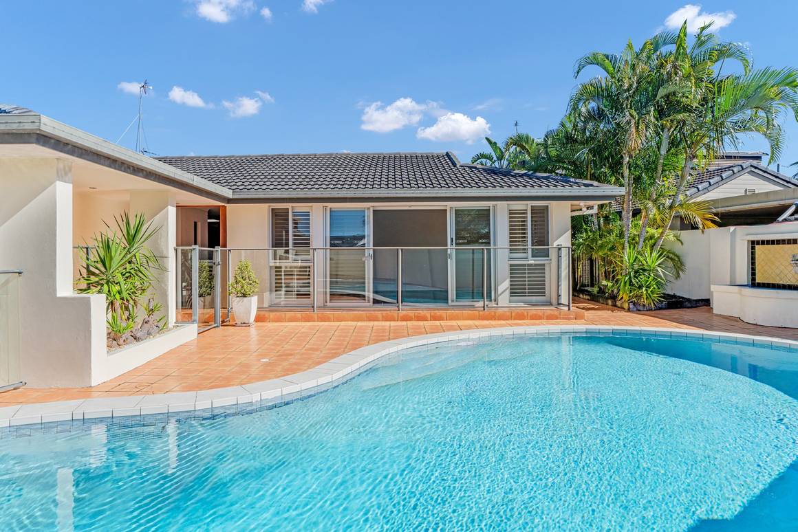Picture of 4 Forster Avenue, SORRENTO QLD 4217
