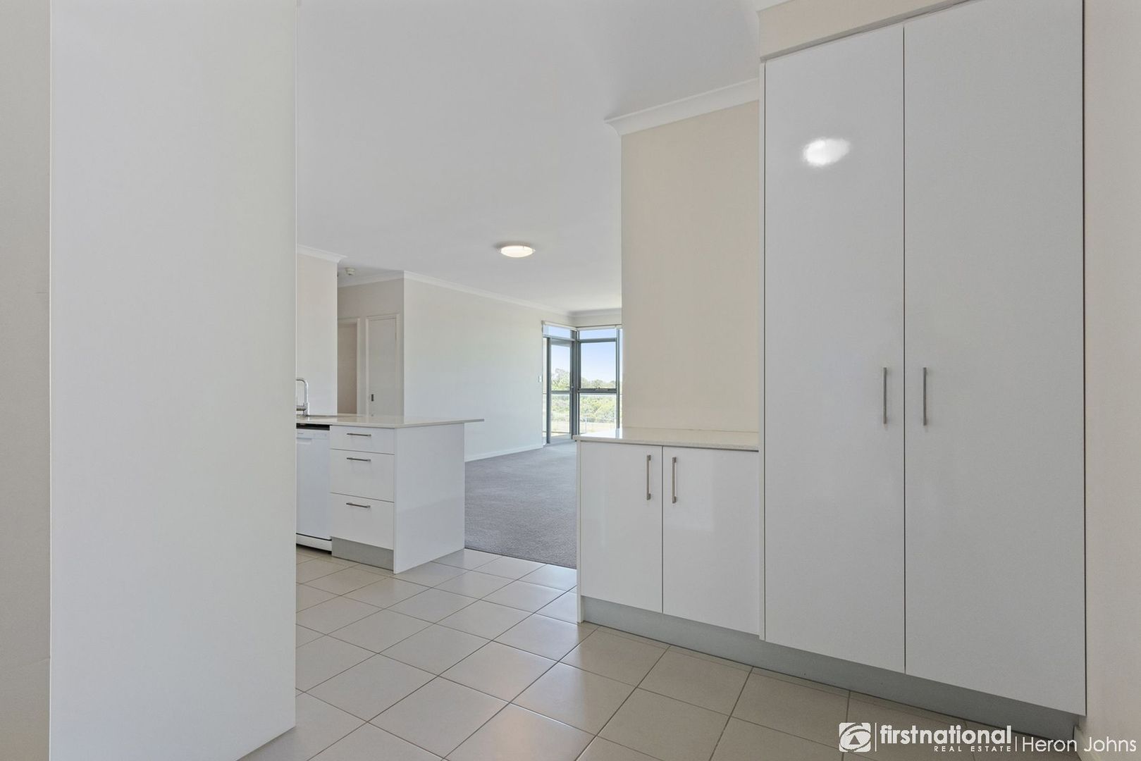 205/21 Malata Crescent, Success WA 6164, Image 2