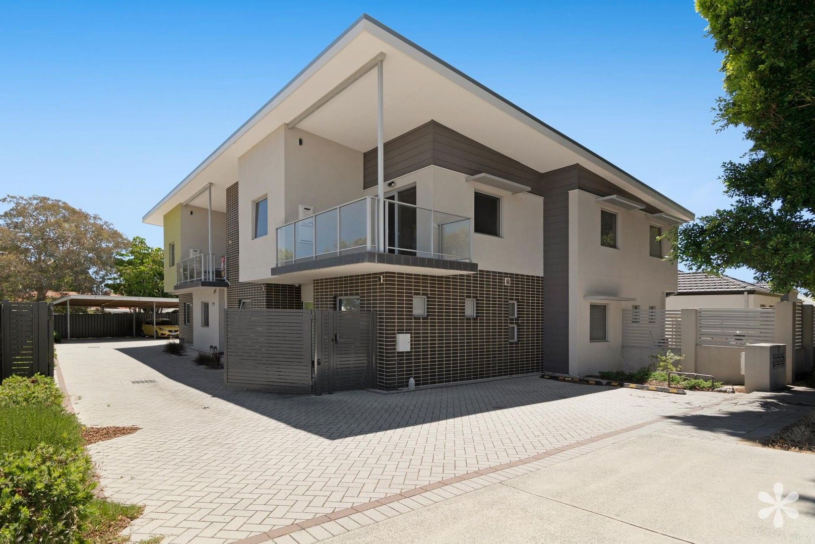 2 bedrooms Apartment / Unit / Flat in 4/17 Sussex Street NOLLAMARA WA, 6061