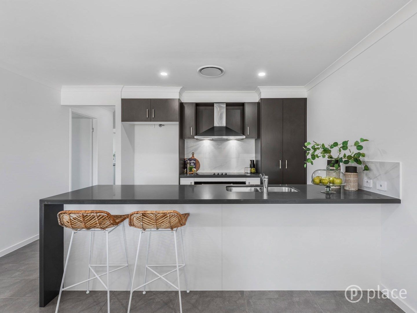 23 Thomson Street, Greenslopes QLD 4120, Image 2