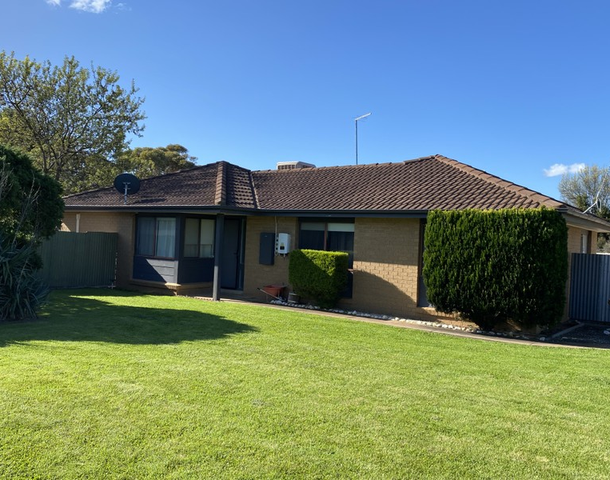 10 Ray Court, Donald VIC 3480