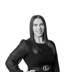 Chloe Zanghi, Property manager