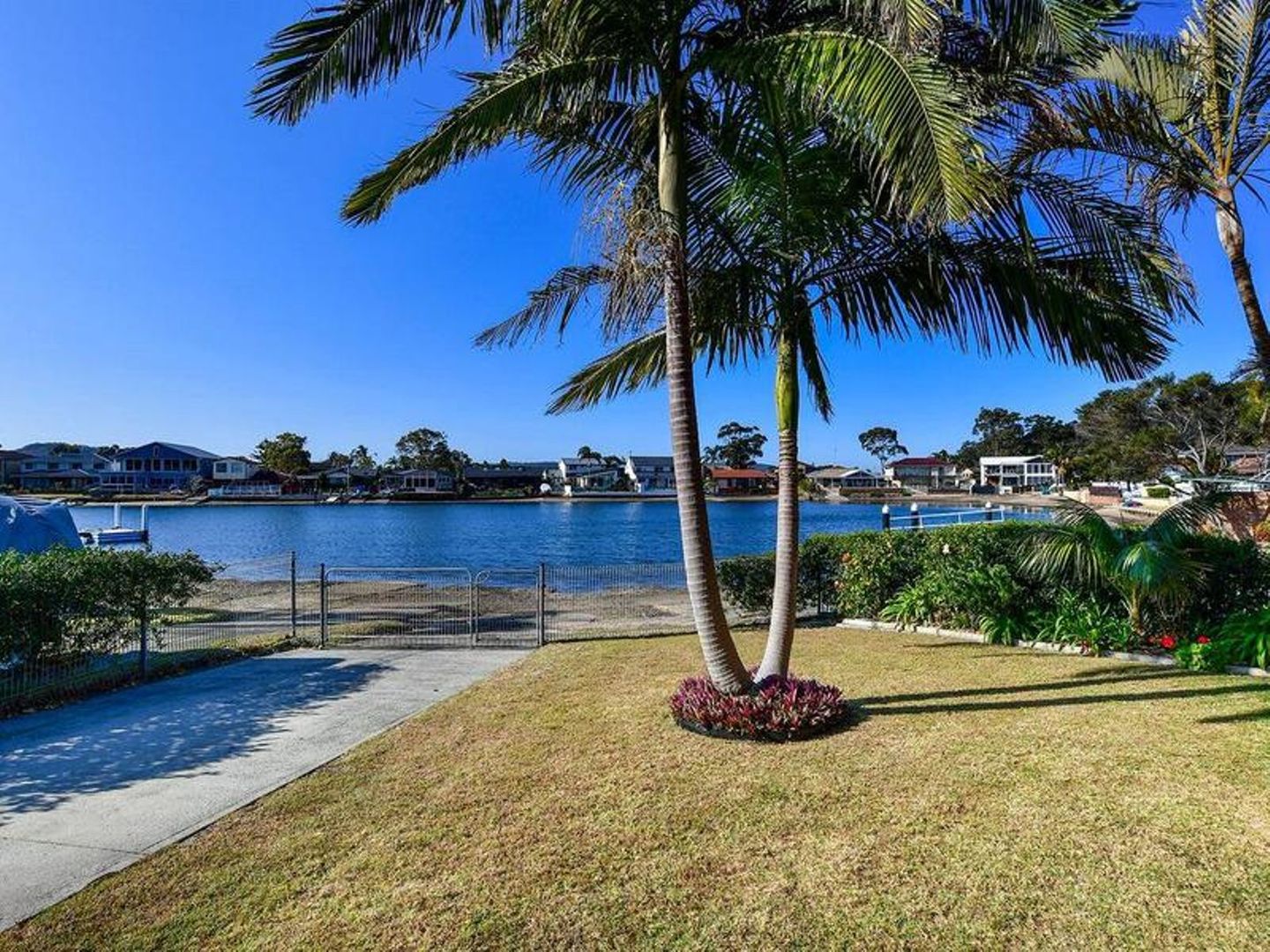 21 Mainsail Avenue, St Huberts Island Property History & Address