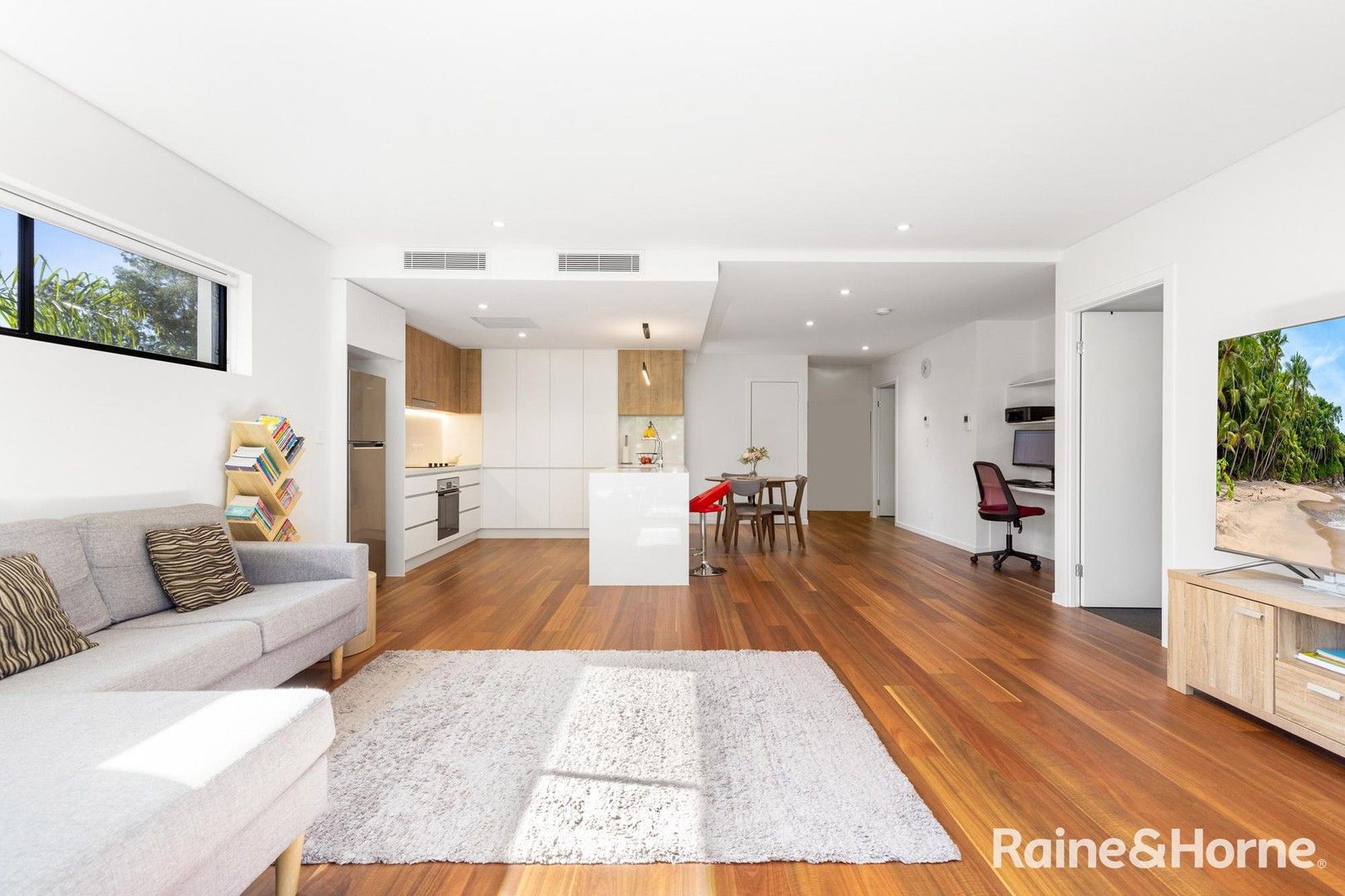 2 bedrooms Apartment / Unit / Flat in 9/2 Woolley Street INDOOROOPILLY QLD, 4068
