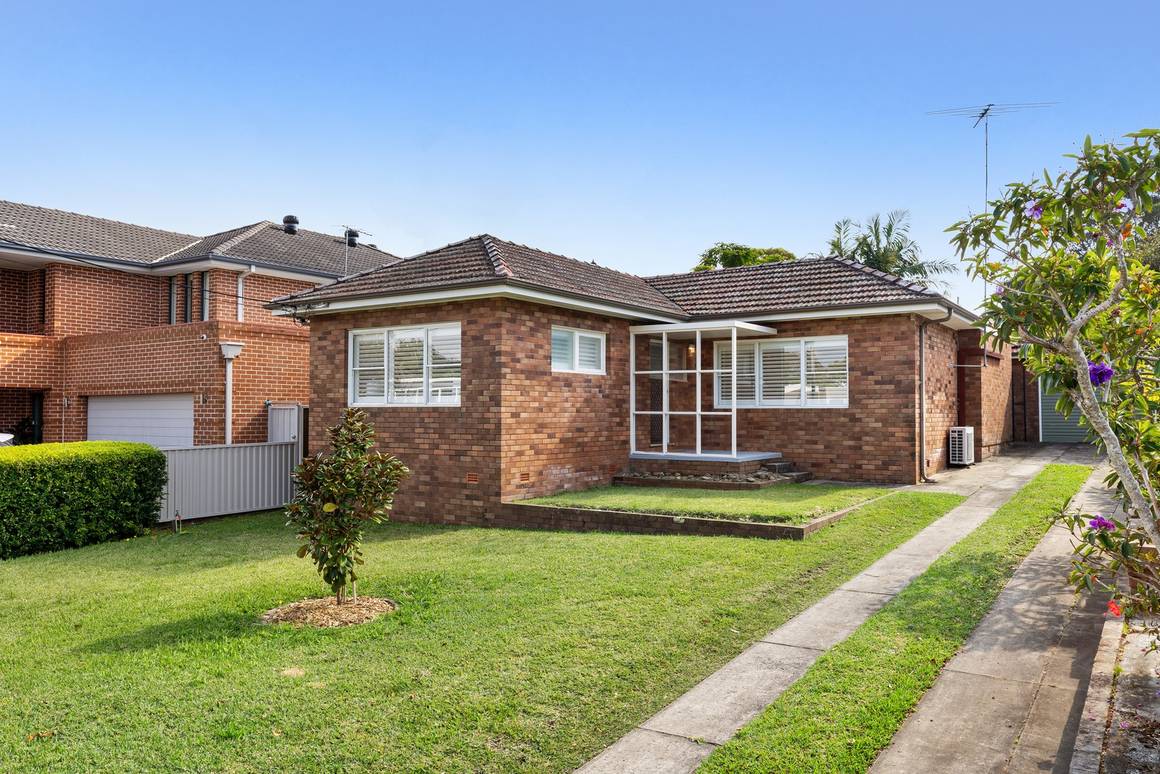 Picture of 11 Hill Street, WOOLOOWARE NSW 2230