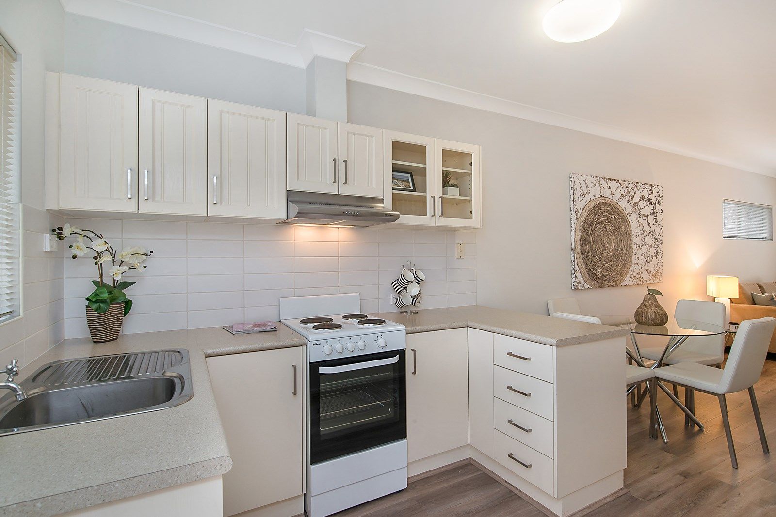 2/6 Military Road, West Beach SA 5024, Image 2