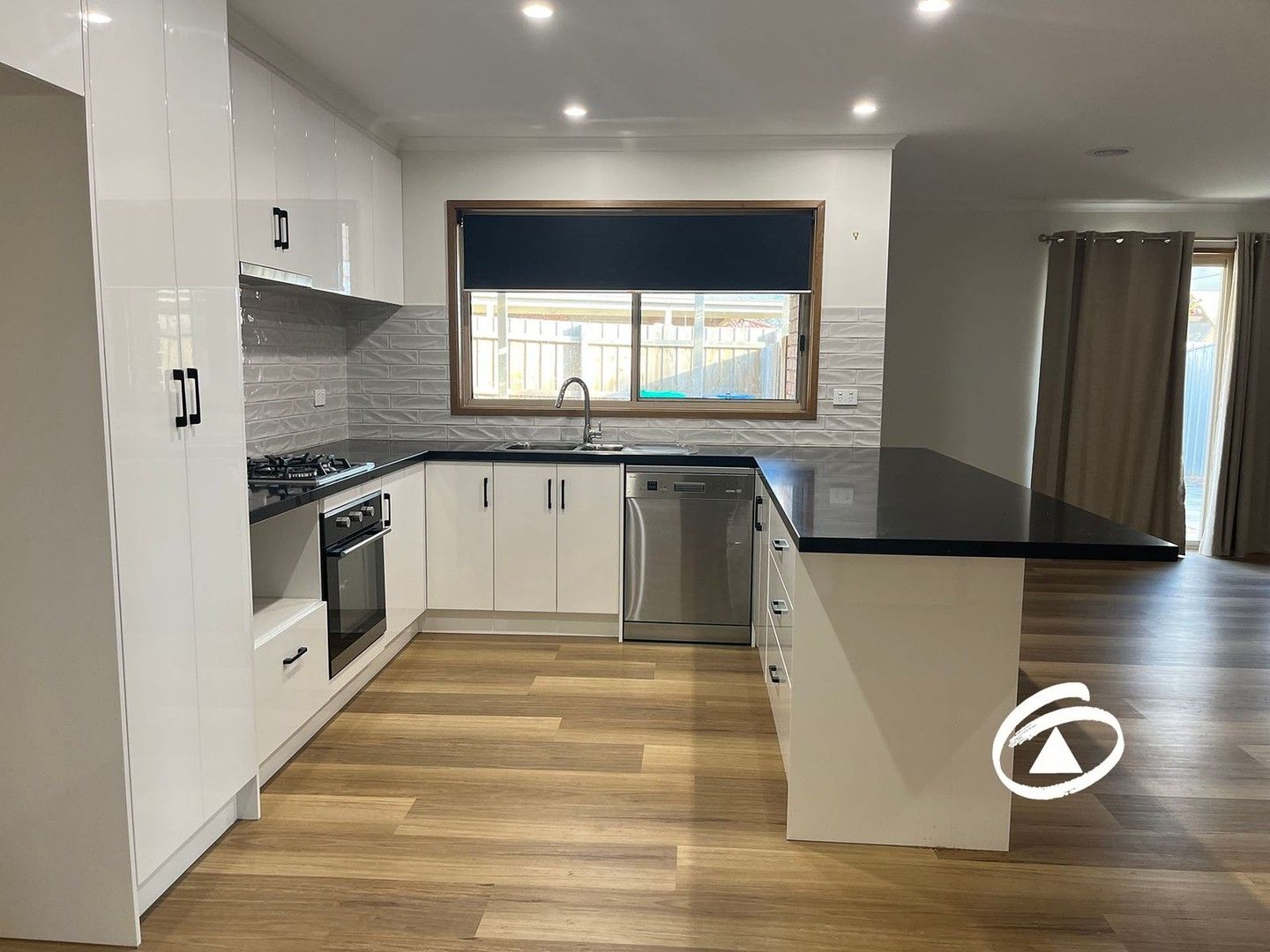 3 bedrooms House in 54 Pentland Drive NARRE WARREN VIC, 3805