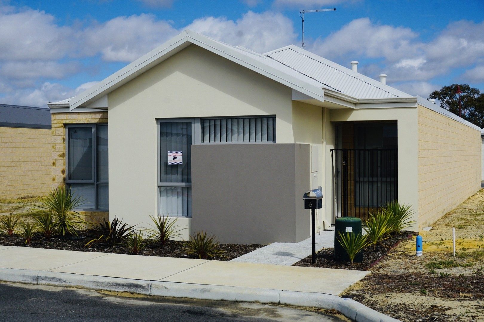 2 bedrooms Apartment / Unit / Flat in 11/19 Junction Boulevard COCKBURN CENTRAL WA, 6164