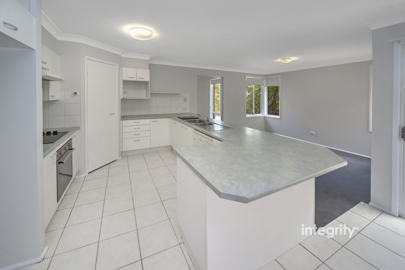 6 Gardenia Crescent, Bomaderry NSW 2541, Image 1