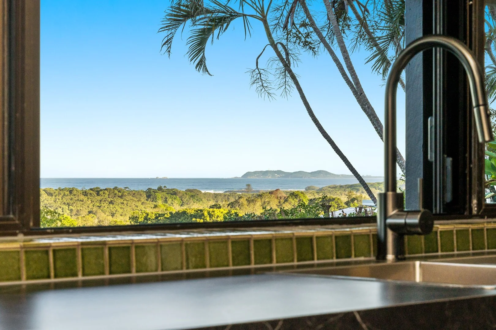 4 Yackatoon Court, Ocean Shores NSW 2483