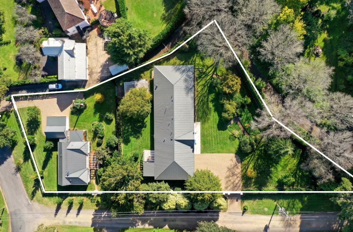 7 bedrooms House in 2 Ranelagh Road BURRADOO NSW, 2576