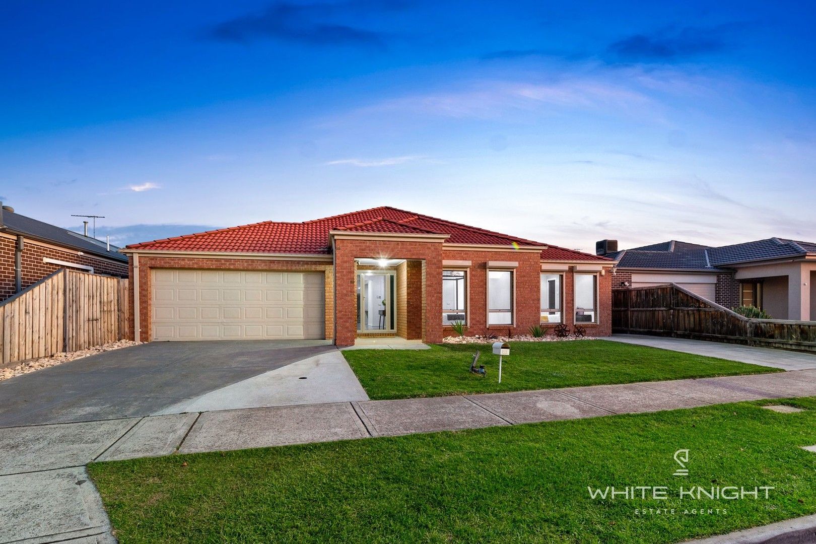 5 bedrooms House in 51 Hemsley Drive DEER PARK VIC, 3023