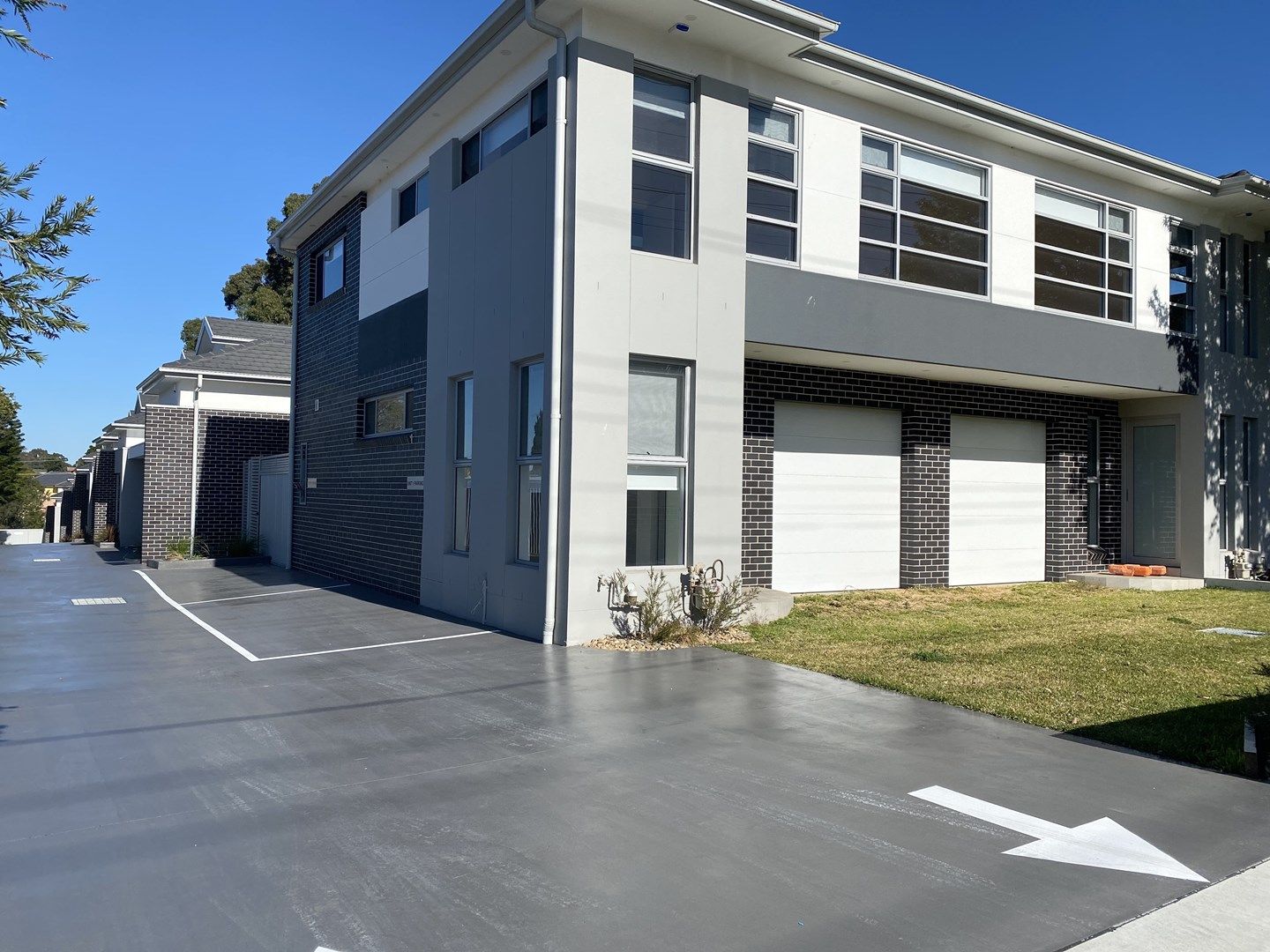 3 bedrooms Townhouse in 1/170 Dunmore Street WENTWORTHVILLE NSW, 2145