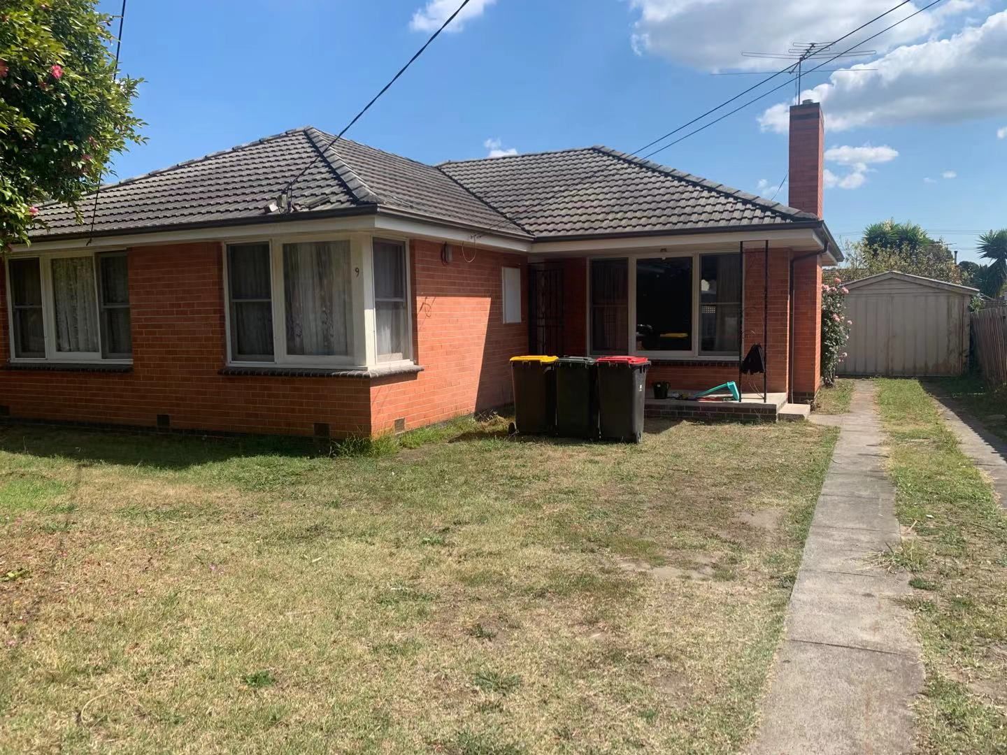 3 bedrooms House in 9 Owens Avenue GLEN WAVERLEY VIC, 3150