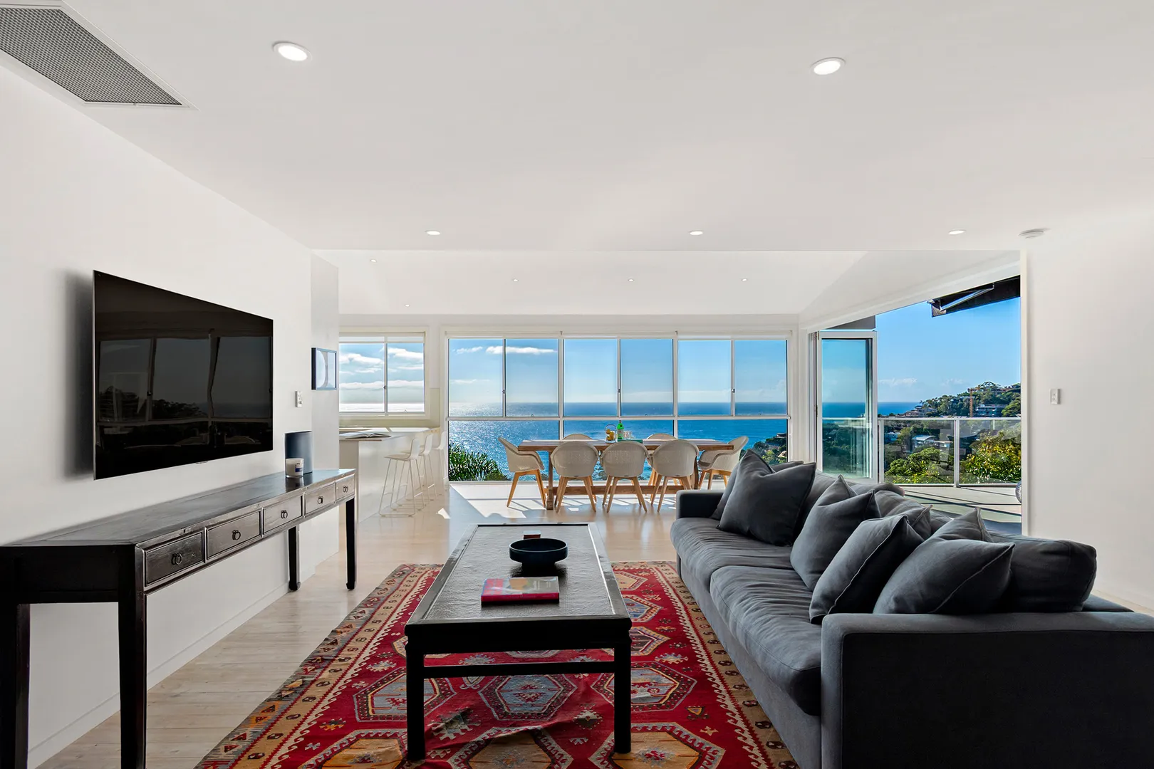 Coastal Retreat with Scenic Palm Beach Views - Widok 4