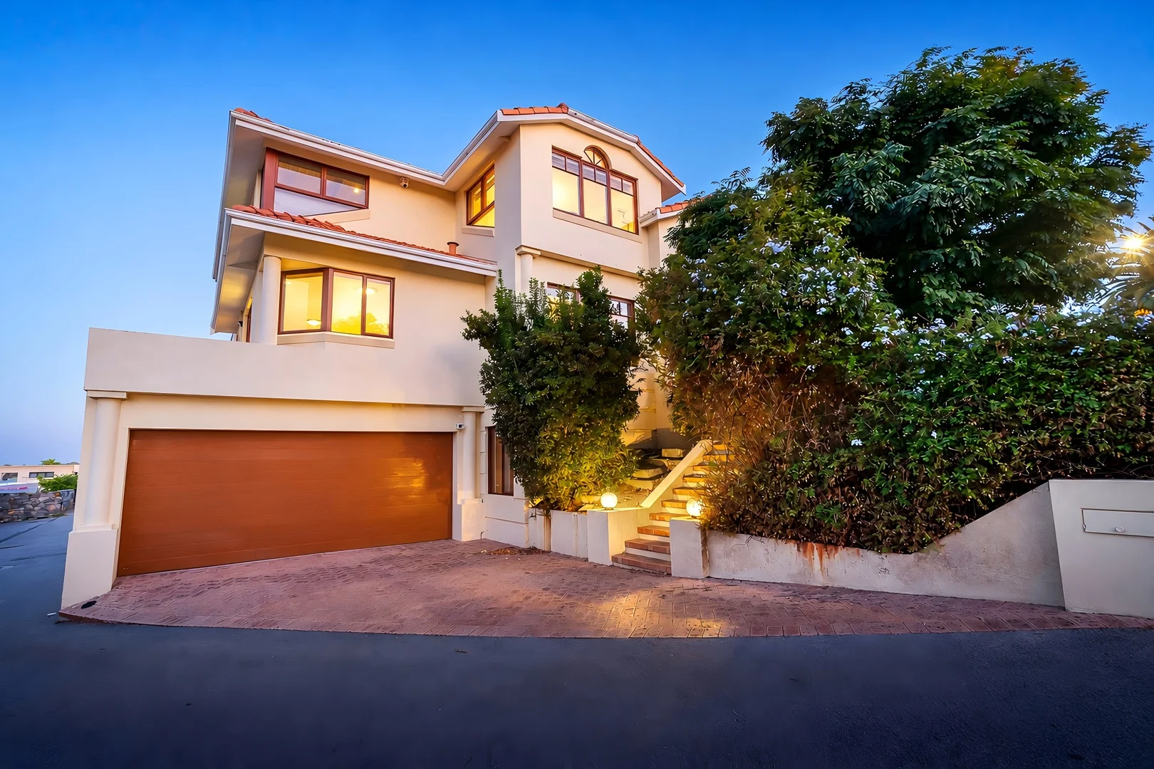 6 Moreing Road, Attadale WA 6156 | Domain