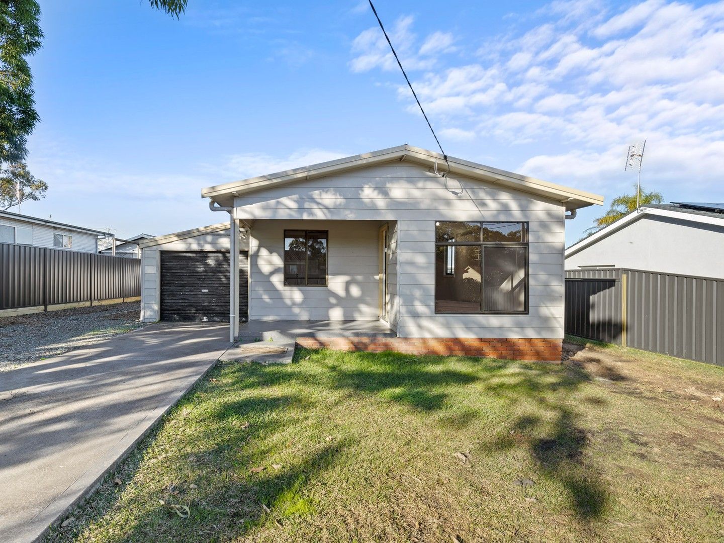 3 bedrooms House in 31 Harding Avenue LAKE MUNMORAH NSW, 2259