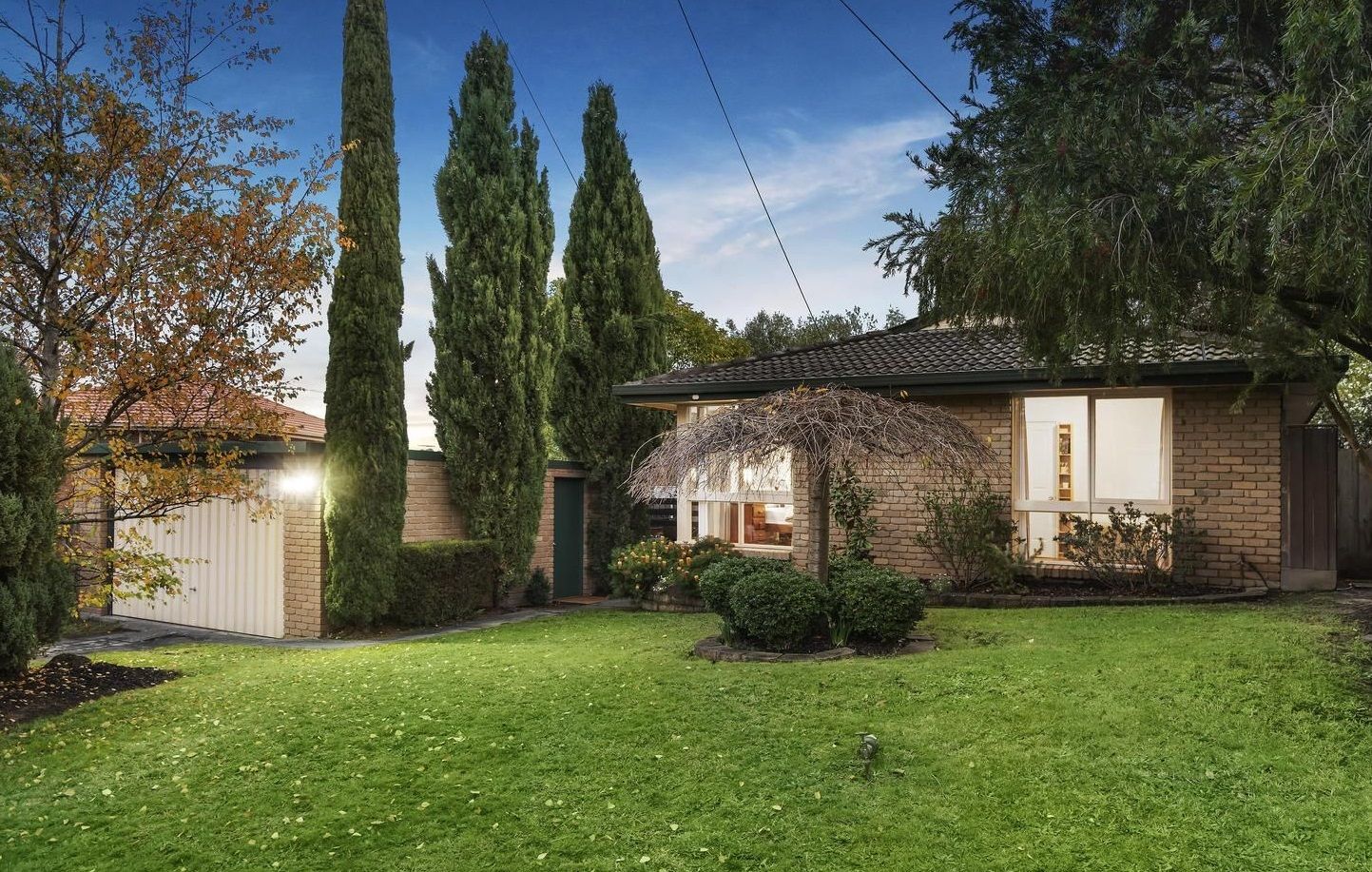 3 bedrooms House in 2 Glendora Lane DONCASTER EAST VIC, 3109