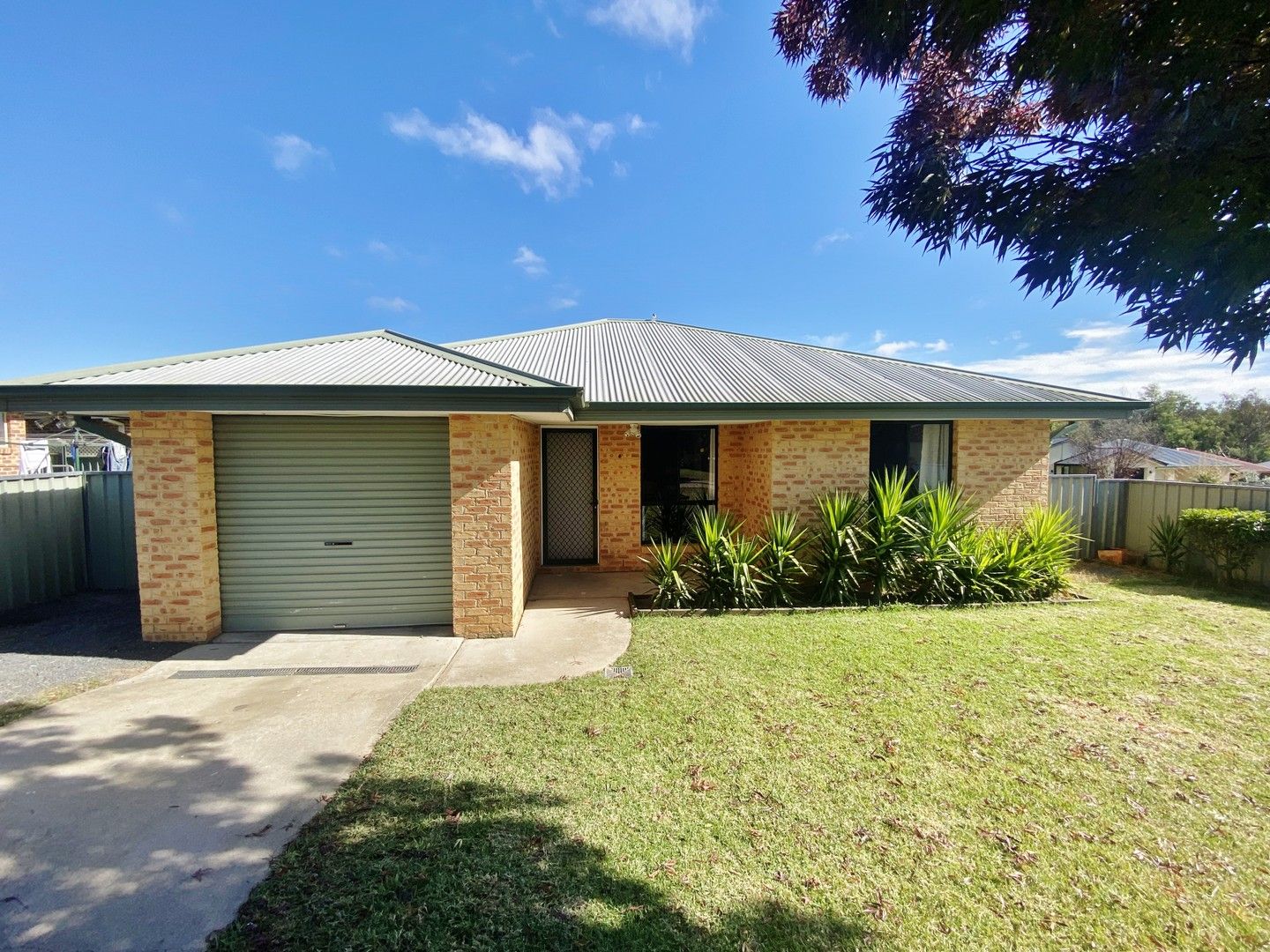 20/3A Sam Place, Young NSW 2594, Image 0