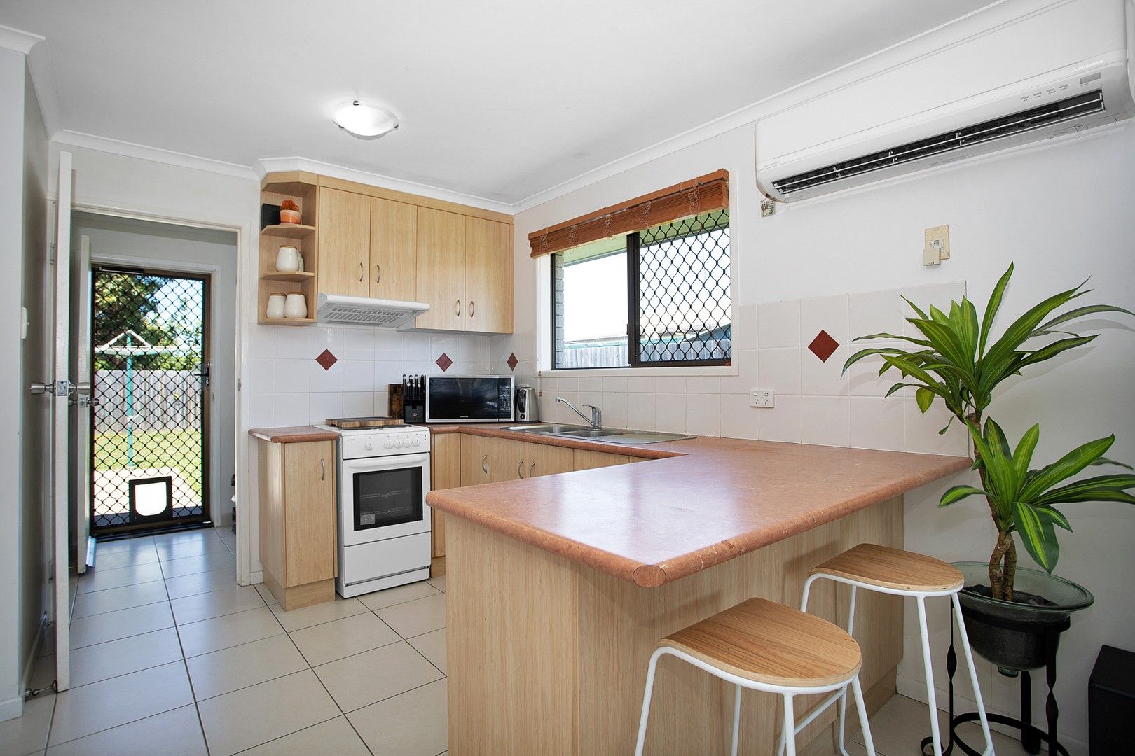 2/15 Napier Street, South Mackay QLD 4740, Image 0