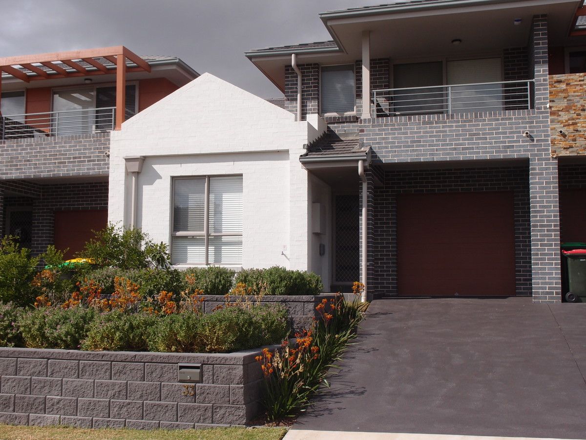 3 bedrooms House in 33 Hugh Terrace MIDDLETON GRANGE NSW, 2171