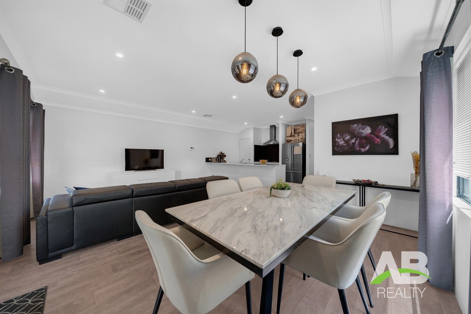 3 bedrooms House in 155 East Road HOCKING WA, 6065