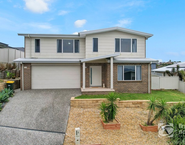 4 Carinda Place, Forster NSW 2428