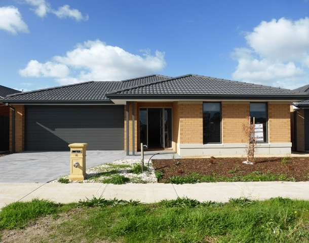 16 Risdon Circuit, Tarneit VIC 3029