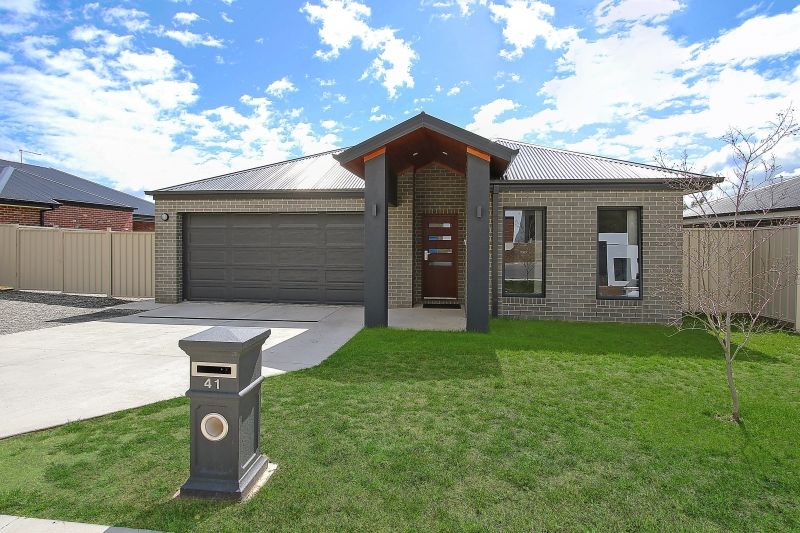 41 Gratwick View Wodonga Vic 3690 House For Rent 450 Domain