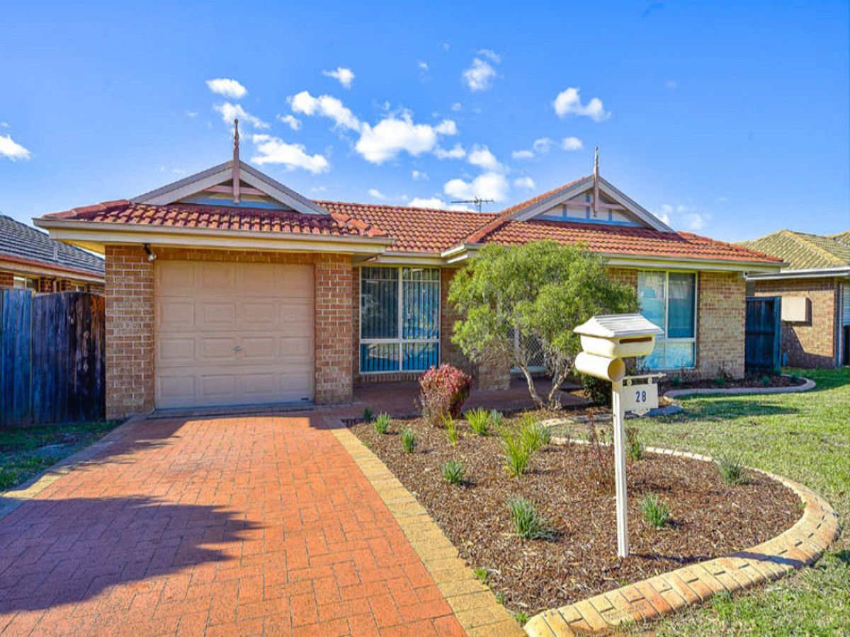 4 bedrooms House in 28 Kent Road NARELLAN VALE NSW, 2567