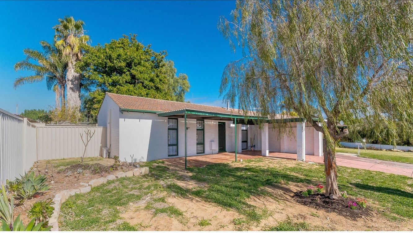 3 bedrooms House in 8 Foster Court CALISTA WA, 6167