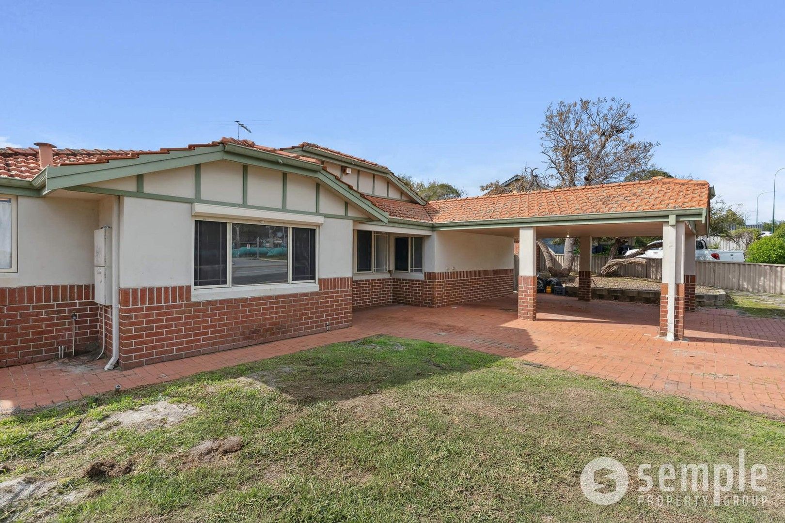 4 bedrooms House in 40 Jarrah Road EAST VICTORIA PARK WA, 6101