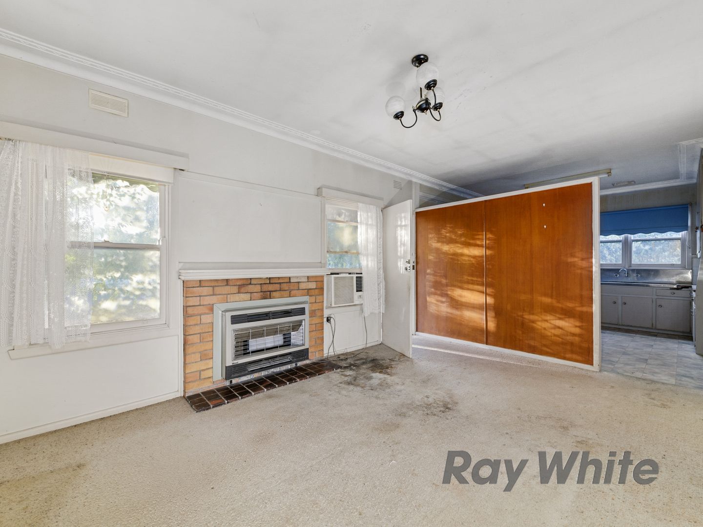 8 Royal Avenue, Benalla VIC 3672, Image 2