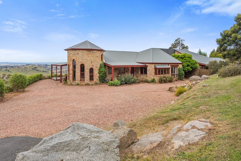 99 Barker Road, Harcourt North VIC 3453, Image 2