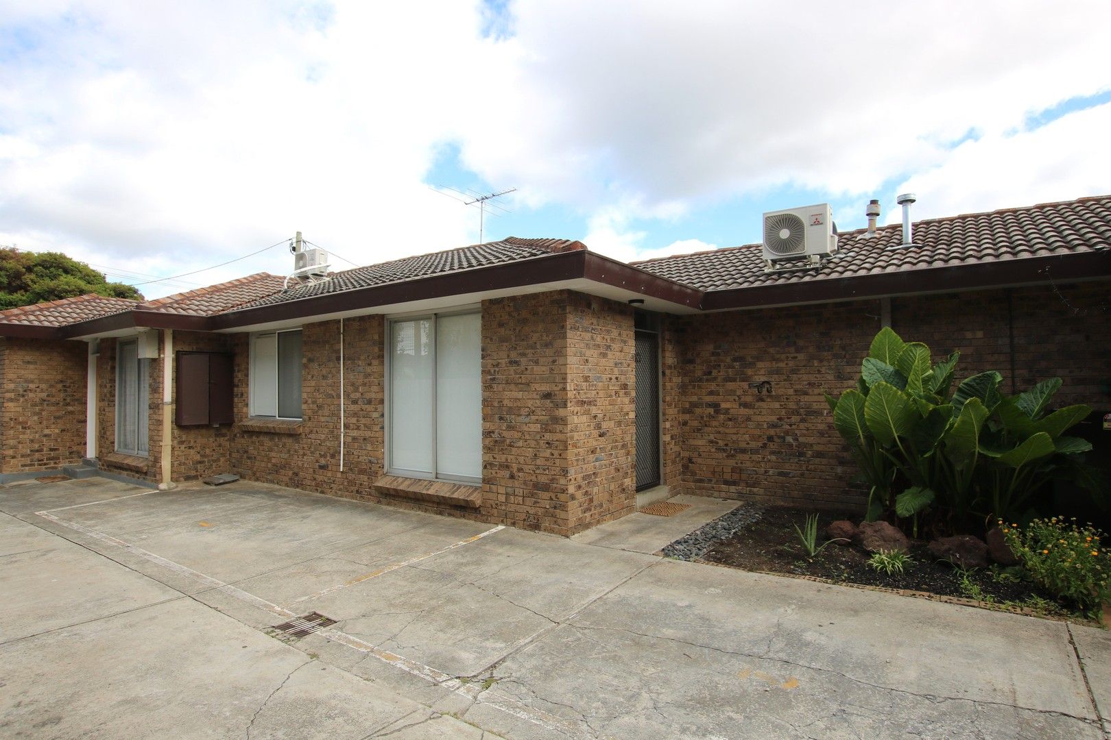 2/26 Mclean Street, Brunswick West VIC 3055 Villa For Rent 460 Domain